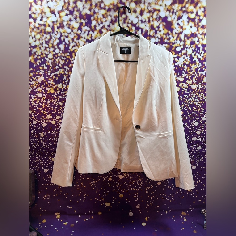 Tahari Elegant Off-White Blazer